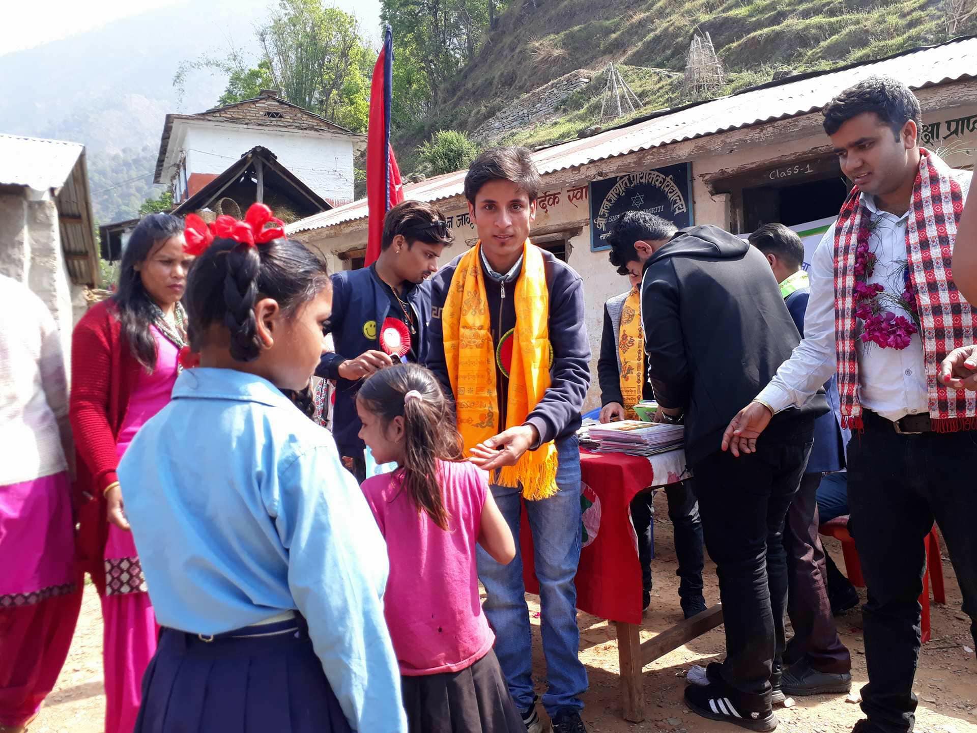 विद्यालय भत्कीने अवस्थामा , जनप्रतिनिधीद्धारा वेवस्ता