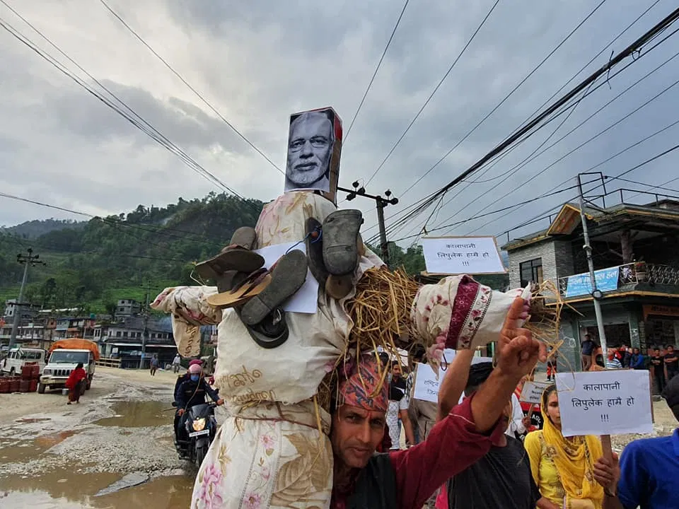 पर्वतमा भारतीय प्रधानमन्त्री मोदीको पुत्ला दहन