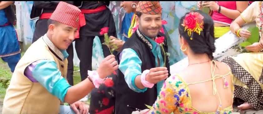 लोक दोहोरी गित ‘सालको पात टपरी’ लाई ६ करोड दर्शकले हेरे