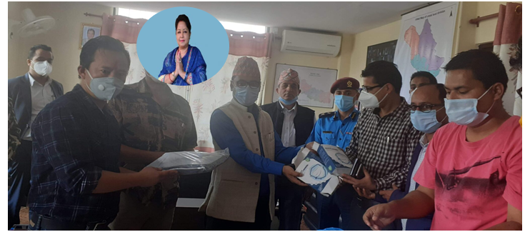 काँग्रेस नेतृ आरजु देउबाको सहयोगमा पर्वत म्याग्दी र बागलुङलाई स्वास्थ्य सामग्री हस्तान्तरण