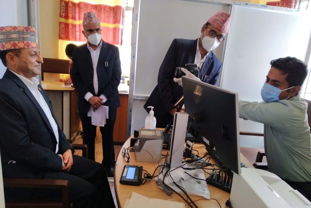 पर्वतमा राष्ट्रिय परिचय पत्र वितरण शुरु