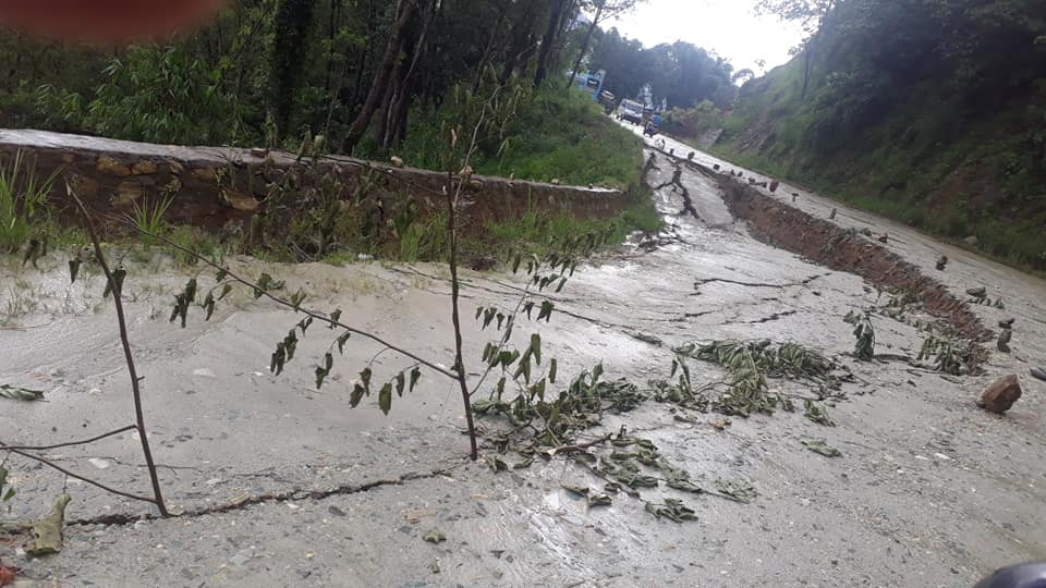निर्माणाधीन मध्यपहाडी लोकमार्ग भासियो