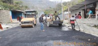 दक्ष कामदार अभावमा सडक कालोपत्रेको काम अलपत्र