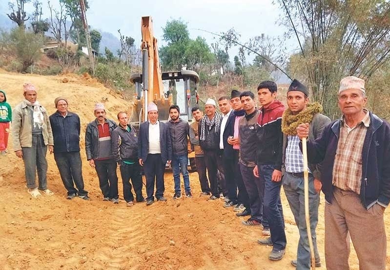बजेट आधाभन्दा बढी सडकमा