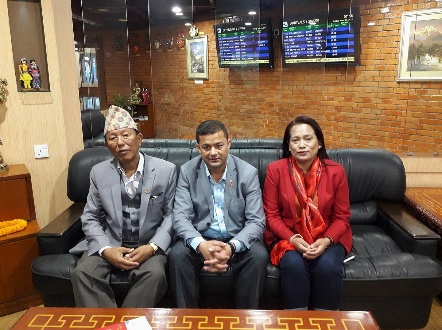 यूके उड्ने तयारीमा तिन साँसदहरु
